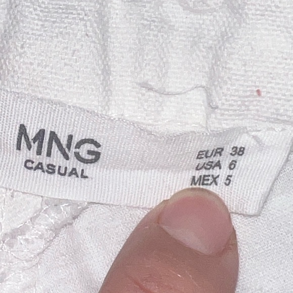 Mango Embroidered Mid Rise Chino Shorts W/ Pockets & Tassels Size 6 Like New - Picture 4 of 6